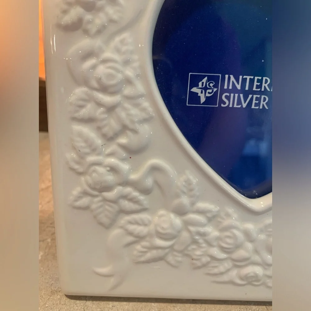 International Silver Company Ceramic Heart Photo Frame 3 1/2